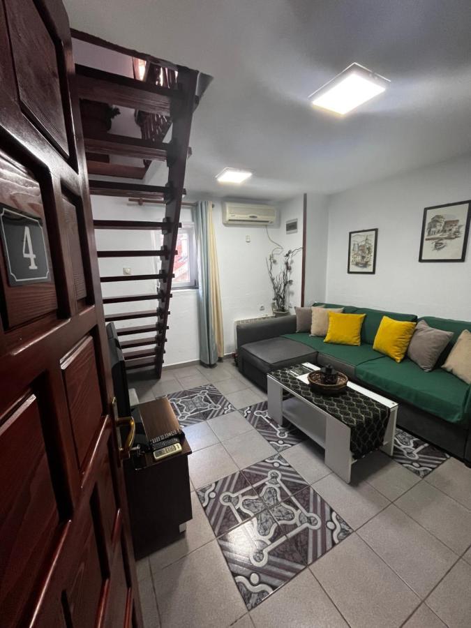 Puerta Apartament Kotor